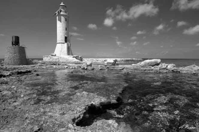 Faro dello scoglio d' Africa (Mar Tirreno)